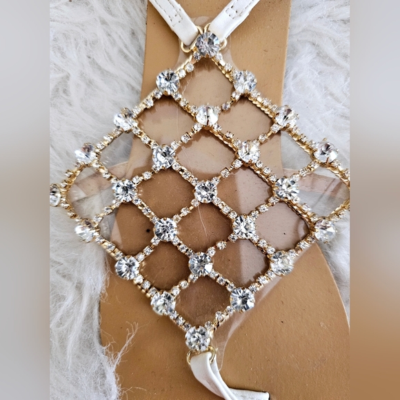 7.5 WHITE J CREW POM POM SANDALS - Picture 3 of 8